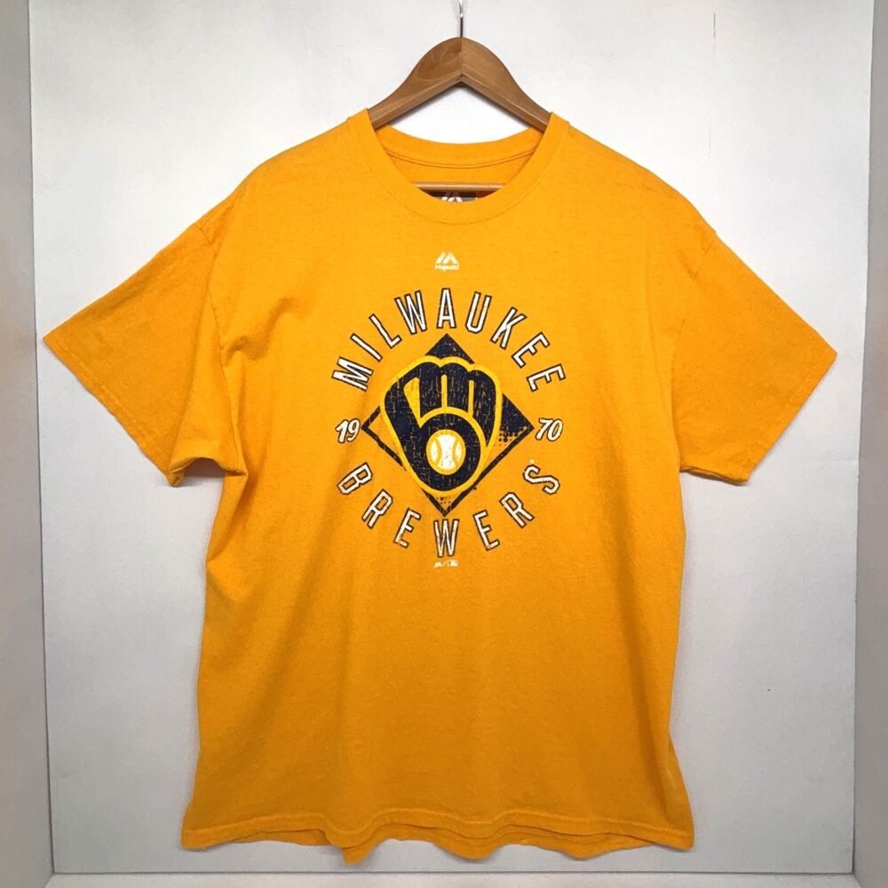 Majestic Milwaukee Brewers T-Shirt Yellow Cotton MLB Baseball Graphic Men’s XL
